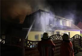 Bei einer 50m² wohnung zahlt man aktuell eine durchschnittliche miete von 8,42 eur/m². Feuer In Schiffdorf Wohnung Unbewohnbar