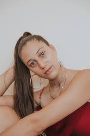 Rosie Meyer's Instagram, Twitter & Facebook