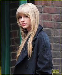 Taylor Swift Covers Eminem S Lose Yourself Listen Now Taylor Swift Covers Eminem Lose Yourself Lis Taylor Swift Bangs Long Hair Styles Taylor Swift Hair