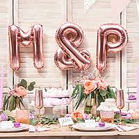 Pour une décoration légère et aérienne, pensez aux compositions et aux bouquets de ballons ! Decoration De Salle Mariage