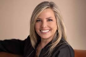 Laura Leventhal's Instagram, Twitter & Facebook