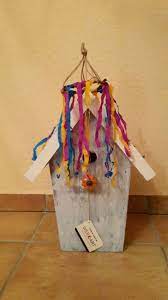 Weil du als frohnatur bekannt bist und eben diese eigenschaft ebenfalls auf die bauherren zutrifft, möchtest du den frisch gebackenen hausbesitzern zu dem großen anlass eine erfrischend lustige überraschung machen, an der sie sich. Vogelhauschen Zum Richtfest Geschenke Zum Richtfest Selbstgemachte Geschenke Zur Hochzeit Geschenke