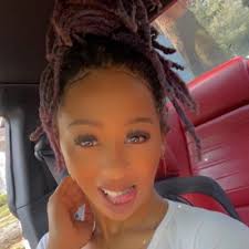 Kenyattia Hackworth 👑🦋 (@JumpinOutDaPit)