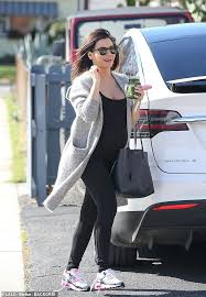 While dewan tends to keep her private life under wraps, she recently shared a few details about what it's like to be pregnant again. Pregnant Jenna Dewan Showcases Baby Bump In Black Catsuit In La Ahead Of Flirty Dancing Premiere Readsector