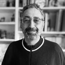 💫 I'm thrilled to share that my daughter Eva, is among the talented  artists featured in the "City in Bloom: Rediscovering Nature's Fragments"  exhibition at FIT's Art and Design Gallery.