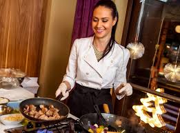 Ask anything you want to learn about andreea moldovan by getting answers on askfm. Exclusiv Andreea Moldovan CaÈ™tigÄƒ Mai Bine Decat SoÈ›ul Ei Dj Optick Casnica De La Masterchef A Ajuns Mare Femeie De Afaceri Libertatea