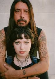 Dave Grohl & his daughter ❤️❤️❤️ He is an AWESOME human being!