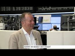 Bei einem 100%igen crash der papiergeldvermögen (bargeld, geldwertversprechungen wie versicherungen, bausparverträge. Kommt Im Herbst Der Crash Youtube