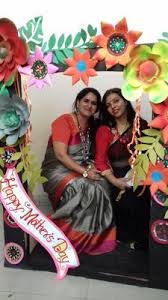 Art Craft Ideas And Bulletin Boards For Elementary Schools Selfie Corners Art Display Kids Toddler Art Kids Art Projects