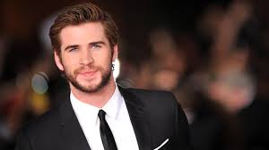Liam hemsworth and gabriella brooks were first spotted together in december 2019 for a brunch with the actor's parents, craig and leonie, in australia. Nach Trennung Von Miley Cyrus Liam Hemsworth Endlich Wieder Im Liebes Gluck