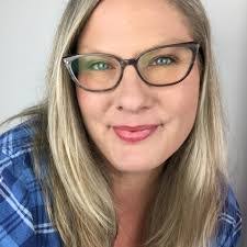 Cindy Cline's Instagram, Twitter & Facebook