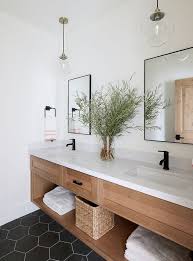 White bathroom with wood tones Interior Design Ideas Lindsay Hill Interiors Home Bunch An Interior Design Luxury Homes Blog Bathroom Interior Design Bathroom Interior Oak Bathroom Vanity