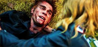 Lili reinhart as betty cooper & k. Gif Descoperit De Marianna DescoperÄƒ È™i SalveazÄƒ Propriile Imagini È™i Videoclipuri Pe We Heart It Archie And Betty Riverdale Cast Thomas Wayne