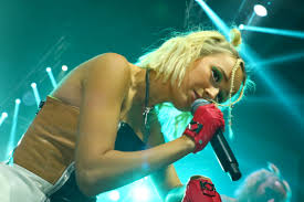 Открывайте новую музыку каждый день. Klava Koka Pokinula Chat Muz Tv Solnyj Koncert Premera Vremya Efira Foto