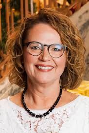 Angie Bowman honored with Ivy Tech Distinguished Alumni Award