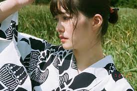 あんまりにも夏やから、浴衣に袖を通しました” ー 橘凜々子 「2020夏 浴衣考」vol.3｜コラム｜きものと （着物メディア）│きものが紡ぐ豊かな物語。－京都きもの市場