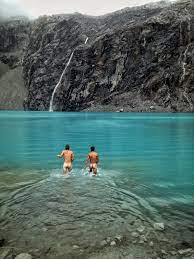 Laguna 69 Skinny Dipping - Peru - Beat The Grind