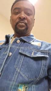 Desi Alexander Tevin