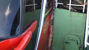Tidak cukup disini, bus gunung harta juga akan hadir di. Jago Sopir Bus Sukses Parkir Di Kapal Yang Aksesnya Super Sempit