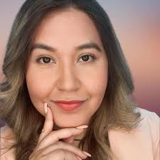 Mary Roque's Instagram, Twitter & Facebook