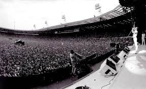 Queen performing at live aid in front of 72,000 people in wembley stadium, london on the 13th july, 1985. Ditto Music On Twitter 1985 Queen Performing At Live Aid At London S Wembley Stadium Musicmoments
