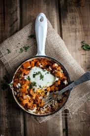 Spiced Sweet Potato And Goat Cheese Egg Skillet Mit Bildern Rezepte Kochrezepte Leckere Gesunde Rezepte
