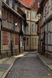 wernigerode und seine unterengengasse ich wunsche euch einen schonen start in die neue woche schone grusse www michael lumme de wernig photo structures road