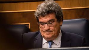 Pensiones: Escrivá confía en la jubilación demorada para hacer frente al  pico de gasto de 2047