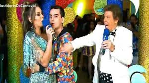 Quando fez 18 anos,�dudu camargo de fato foi contratado para o sbt onde come�ou a trabalhar como homem. Dudu Camargo Assedia Cantora Simony Ao Vivo Em Transmissao O Papel