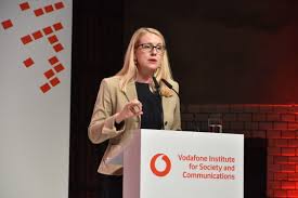 Aber das wort digitalisierung kommt in unserem koalitionsvertrag rund hundertmal vor, und mir geht es darum, dies nun mit leben zu füllen, auch im umgang der bürger mit. Margarete Schrambock Wikipedia