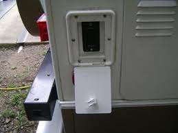 Stabilizers are either manual or electric and some electric models have a one button auto stabilize function. Electric Stabilizer Jacks Quit Working Forest River Forums