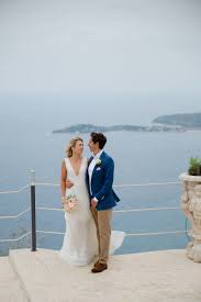 Join our facebook group a safe, supportive, closed group for brides to be and newlyweds France Wedding Photographer Gabriella Vanstern