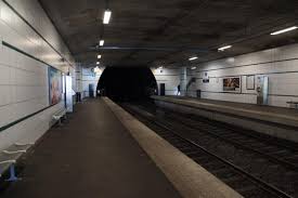 Starts operating at 12:02 am and ends at 11:56 pm. Lausanne Metro Line M1 Lausanne Ecublens 1991 Structurae