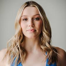 Fern Collins's Instagram, Twitter & Facebook