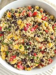 Mango Quinoa Salat Mit Schwarzen Bohnen In 2020 Quinoa Salat Rezepte Schwarze Bohnen Rezept