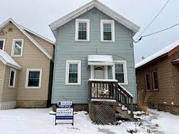 🔵⚪️JOHNSON HOMETOWN REALTY⚪️🔵 ❄️☃️OPEN HOUSE☃️❄️ 📍1015 N 7th Ave  Virginia, MN📍 REDUCED PRICE: $83,500 BACK ON THE MARKET! ￼PREVIOUS BUYER  COULD NOT SECURE FINANCING! Affordable four-bedroom, one bath home in  Virginia's North