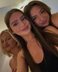 Absolutely gorgeous sexy young women ❤️❤️❤️🔥🔥🔥