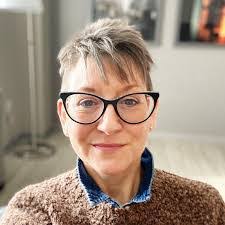 Earline Summers's Instagram, Twitter & Facebook