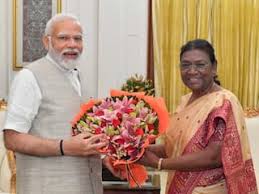 PM Modi Meets President Droupadi Murmu at Rashtrapati Bhavan ...