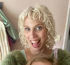 Iemand ervaring met BareMinerals Blonzer in Kiss of Mauve? : r/OliveMUA