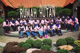Kunjungan seorang usahawan dari singapura ke rumah hutan bonda rozita ibrahim yang terletak di batang kali, genting highlands nyata mengundang tertarik dengan keistimewaan tersebut, bonda rozita ditawarkan peluang perniagaan yang cukup menarik. Rumah Bonda Rozita