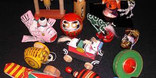 Los juegos populares de japón siguen manteniendo su estética tradicional, con piezas de madera y herramientas de lo más rudimentarias, que a los niños japoneses les siguen chiflando. Juegos Y Juguetes Tradicionales Japoneses Japonismo