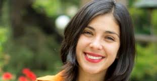 Karol cariola es secretaria general de la juventud comunista. Karol Cariola Mostro Su Lado Rockero Al Debutar Como Cantante Con La Banda De Freddy Stock
