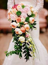 Bohemian wedding bouquet and flowers #weddings #weddingbouquets #weddingideas #bohemian modern bohemian wedding styling. 15 Cascading Wedding Bouquets