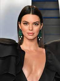 Her body structure is so fine that she rocks in any kind of modeling show. Kendall Jenner Tragt Jetzt Ombre Hair Vogue Germany