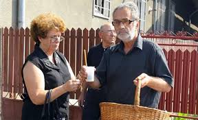 Costin mărculescu a fost înmormântat în cimitirul reînvierea, din bucurești. Update A Murit Ioan Manole Familia Madalinei Manole Se Pregateste Pentru Inmormantare Haihui In Doi Aventura Vietii Noastre