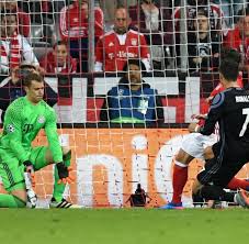 Neuer on ronaldo and portugal test. Fc Bayern Reals Cristiano Ronaldo Schwarmt Von Manuel Neuer Welt