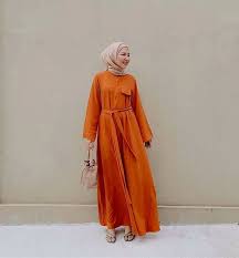 Jika kamu berhijab dan tubuhmu tergolong pendek, kamu harus cerdik memilih baju muslim yang tepat agar penampilanmu terlihat pas dan enak dipandang. 25 Model Baju Lebaran 2021 Yang Modis Kekinian Untuk Silaturahmi Updated 2021 Bukareview