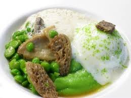 Laurent Petit Oeuf A Basse Temperature Petits Pois Et Morilles Alimentation Petit Pois Morilles
