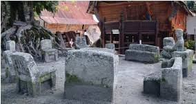 Hasil gambar untuk warisan batu parsidangan untuk mengadili warga dan mata-mata musuh yang melanggar hukum adat